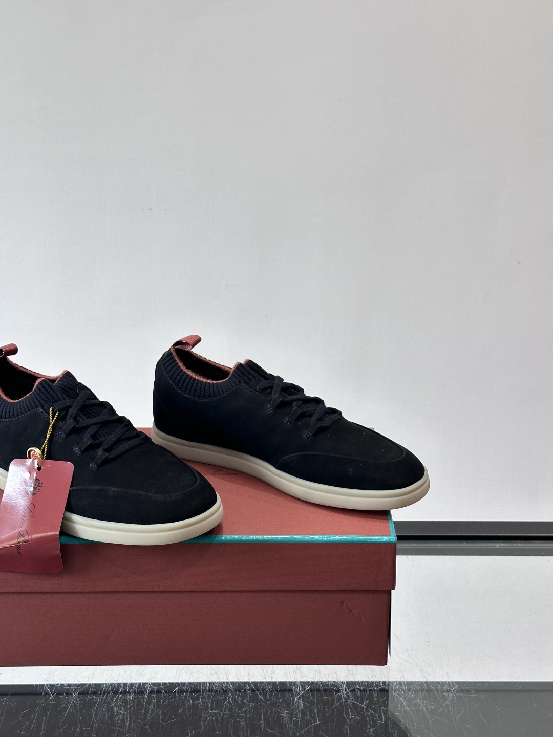 👟Loro Piana Soho 2.0 Walk男士休闲鞋，选用优质小牛皮，触感柔软细腻，简约百搭✨。