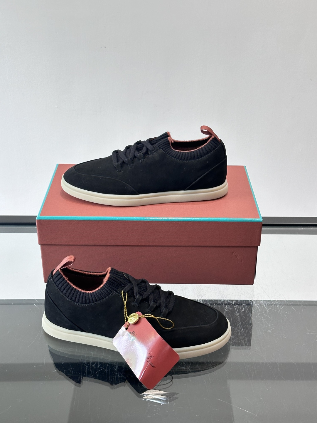 👟Loro Piana Soho 2.0 Walk男士休闲鞋，选用优质小牛皮，触感柔软细腻，简约百搭✨。