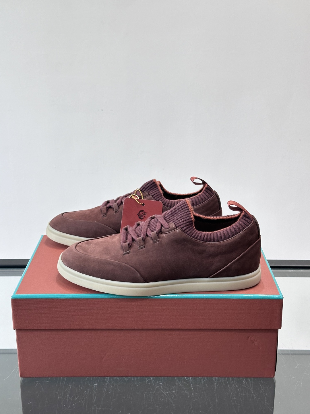 👟Loro Piana Soho 2.0 Walk男士休闲鞋，选用优质小牛皮，触感柔软细腻，简约百搭✨。