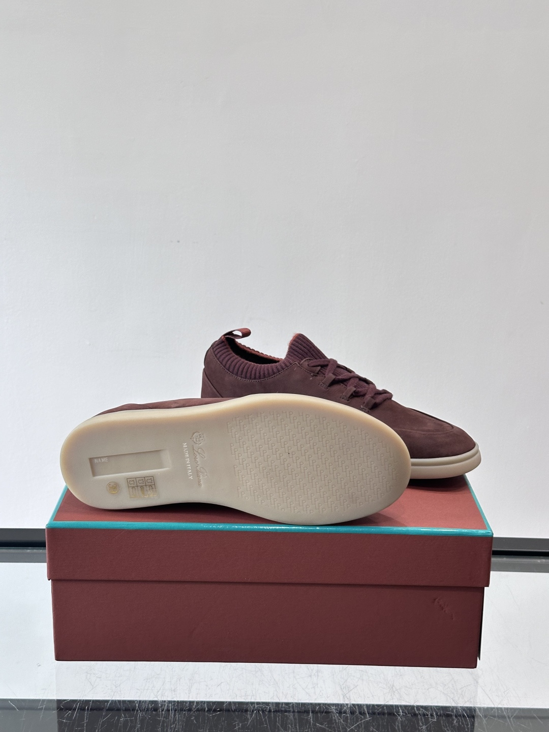 👟Loro Piana Soho 2.0 Walk男士休闲鞋，选用优质小牛皮，触感柔软细腻，简约百搭✨。
