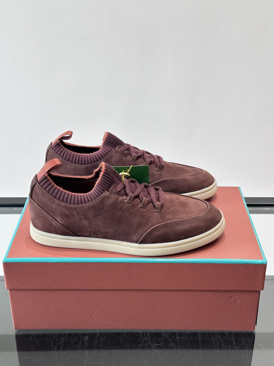 👟Loro Piana Soho 2.0 Walk男士休闲鞋，选用优质小牛皮，触感柔软细腻，简约百搭✨。