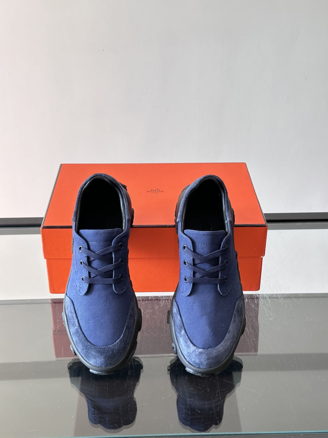 爱马仕26ss运动鞋​​👟爱马仕麂皮➕帆布面料运动鞋，低柔软麂皮，质感细腻又耐穿！橡胶鞋底抓地力强，日常