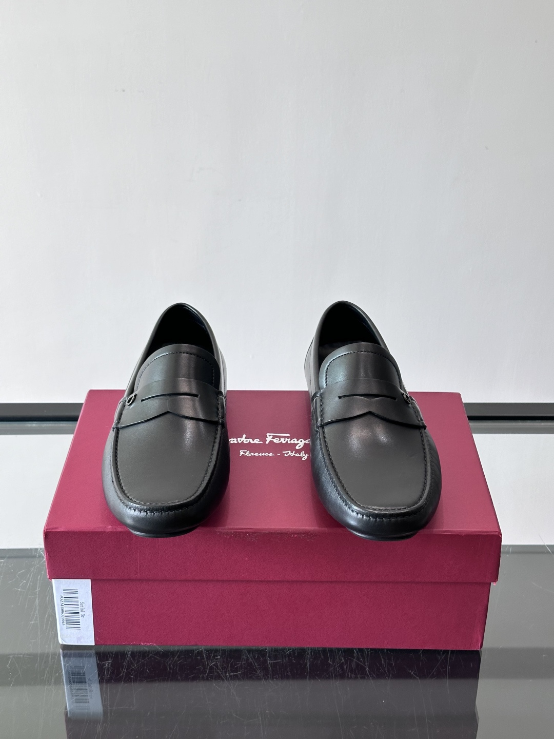 Ferragam菲拉格慕新款男士驾车鞋，面料采用全进口牛皮，看得见的质感，重工车线，内里本染小牛皮，标配