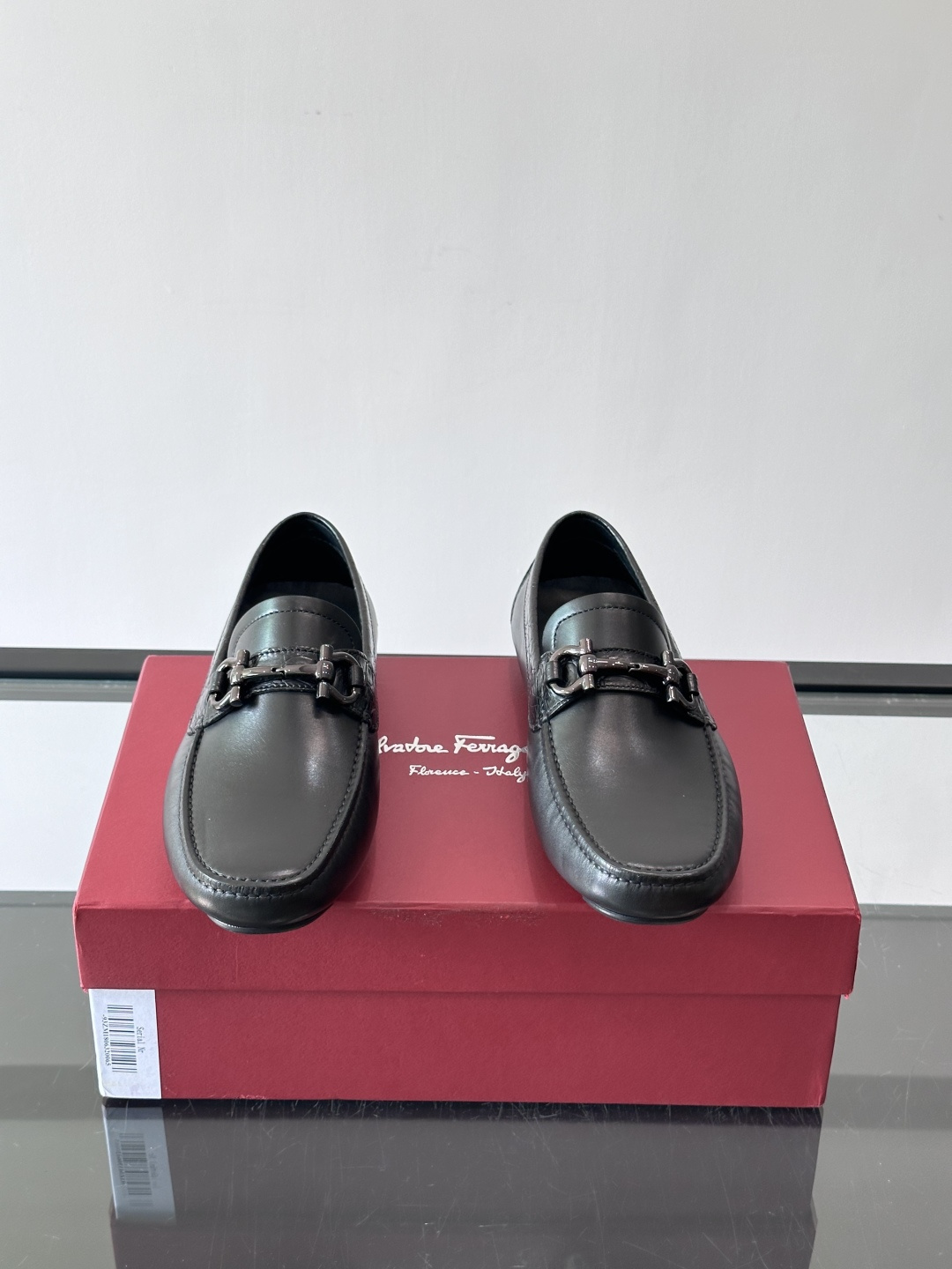 Ferragam菲拉格慕新款男士驾车鞋，面料采用全进口牛皮，看得见的质感，重工车线，内里本染小牛皮，标配