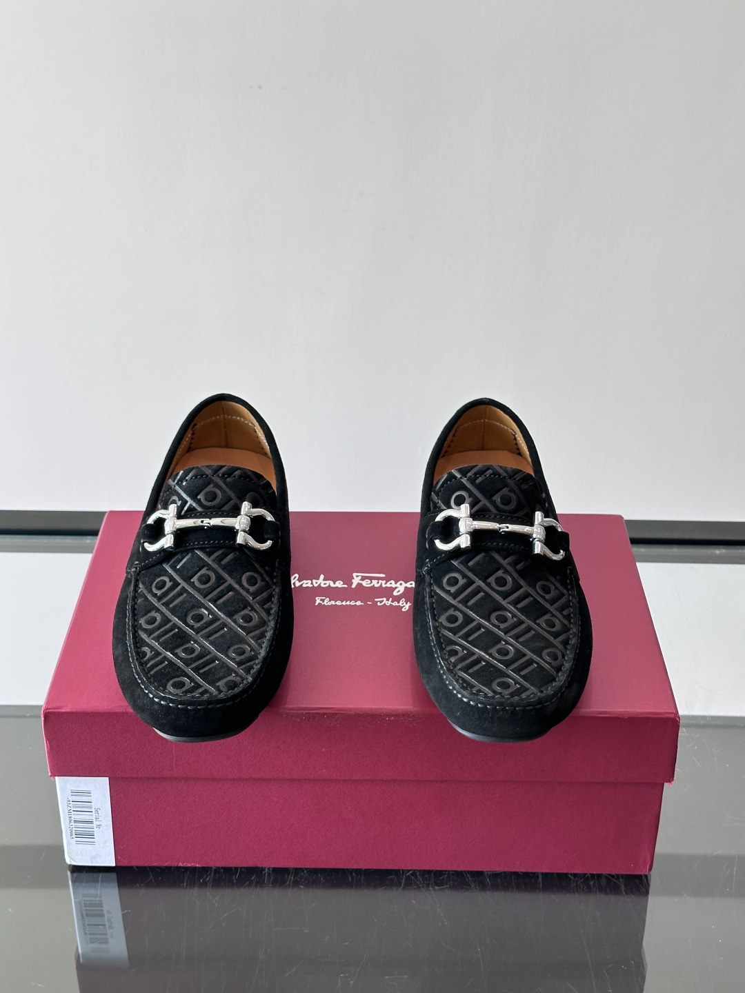 Ferragam菲拉格慕新款男士驾车鞋，面料采用全进口牛皮，看得见的质感，重工车线，内里本染小牛皮，标配