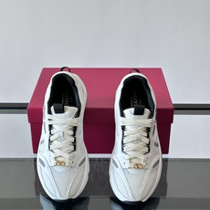 VALENTINO华伦天奴 GARAVANI DEMIVEE 条纹嵌饰网眼织物低帮运动鞋侧面 VLOGO VALENTINO华伦天奴 GARAVANI DEMIVEE 条纹嵌饰网眼织物低帮运动鞋侧面 VLOGO