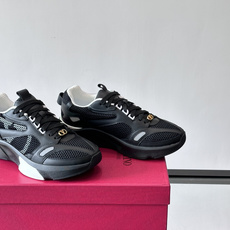 VALENTINO华伦天奴 GARAVANI DEMIVEE 条纹嵌饰网眼织物低帮运动鞋侧面 VLOGO VALENTINO华伦天奴 GARAVANI DEMIVEE 条纹嵌饰网眼织物低帮运动鞋侧面 VLOGO