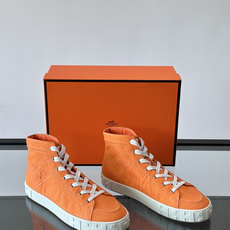 爱马仕Maxi运动鞋👟!鞋面采用棉质帆布和小牛皮运动鞋,搭配轻盈鞋底,饰有撞色“H”缝线。打造休闲运动造 爱马仕Maxi运动鞋👟!鞋面采用棉质帆布和小牛皮运动鞋,搭配轻盈鞋底,饰有撞色“H”缝线。打造休闲运动造