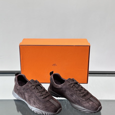 hermes爱马仕新款运动鞋Bouncing运动鞋👟!鞋面采用小牛皮和麂皮山羊皮运动鞋。轻盈鞋底装饰撞色图案,打造百搭时 hermes爱马仕新款运动鞋Bouncing运动鞋👟!鞋面采用小牛皮和麂皮山羊皮运动鞋。轻盈鞋底装饰撞色图案,打造百搭时