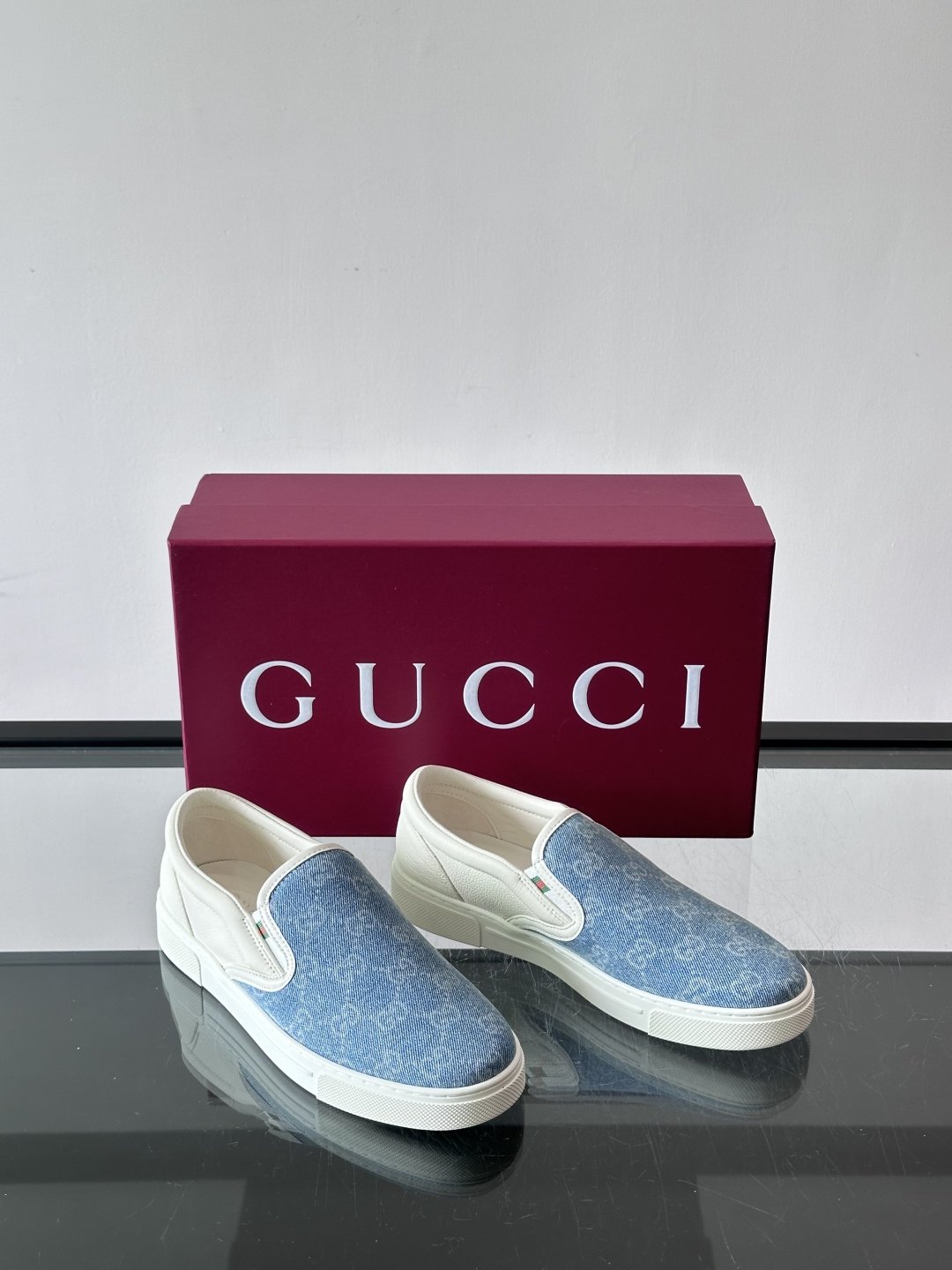 Gucci～经典一脚蹬休闲乐福鞋，原版印花帆布打造，搭配牛皮内里，注塑成型特制牛皮垫，带logo专属橡胶模具底，超精车线