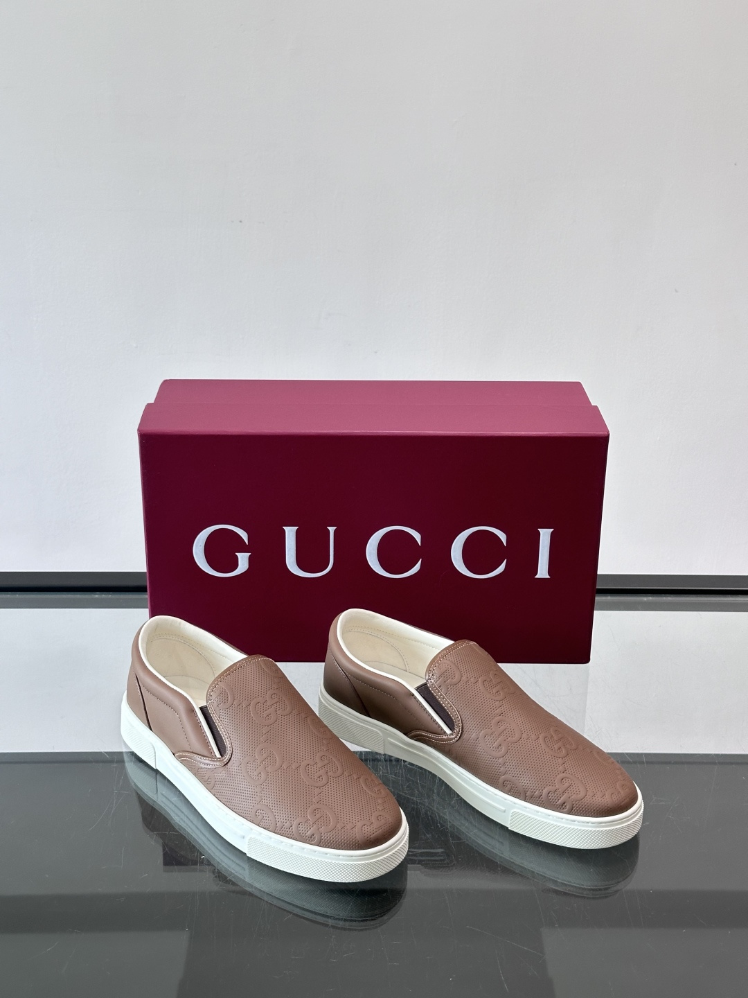Gucci～经典一脚蹬休闲乐福鞋，原版印花帆布打造，搭配牛皮内里，注塑成型特制牛皮垫，带logo专属橡胶模具底，超精车线