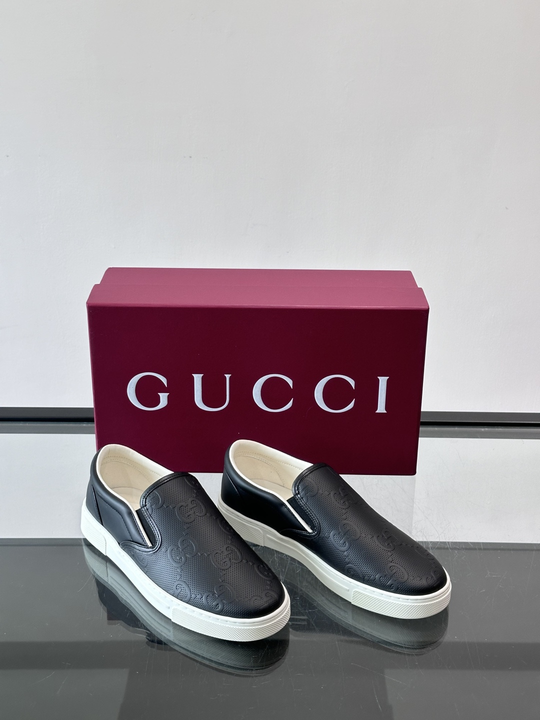 Gucci～经典一脚蹬休闲乐福鞋，原版印花帆布打造，搭配牛皮内里，注塑成型特制牛皮垫，带logo专属橡胶模具底，超精车线