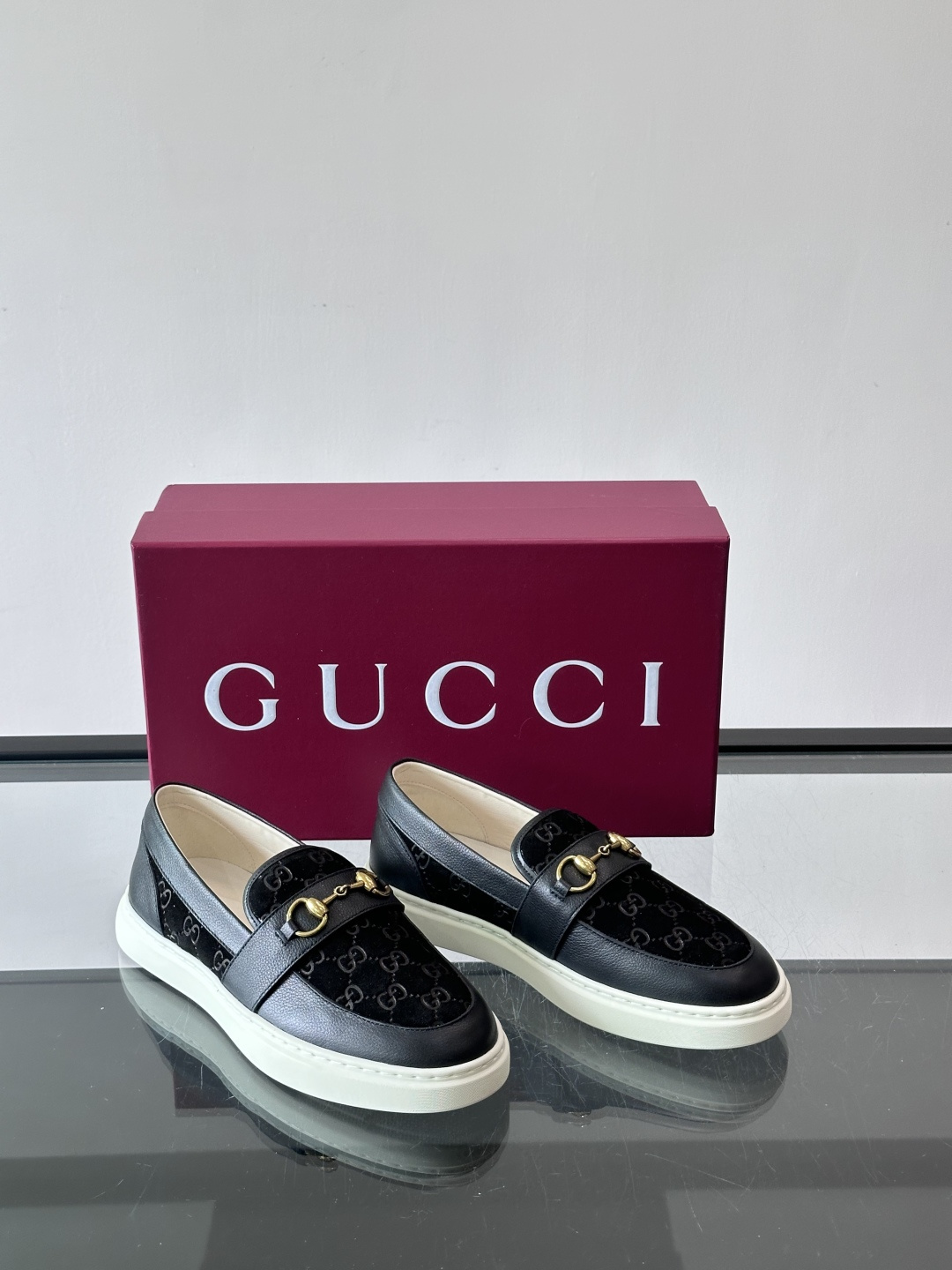 Gucci～经典一脚蹬休闲乐福鞋，原版印花帆布打造，搭配牛皮内里，注塑成型特制牛皮垫，带logo专属橡胶模具底，超精车线