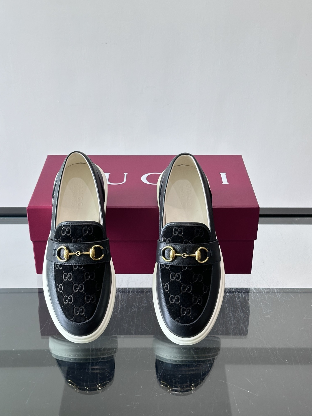 Gucci～经典一脚蹬休闲乐福鞋，原版印花帆布打造，搭配牛皮内里，注塑成型特制牛皮垫，带logo专属橡胶模具底，超精车线