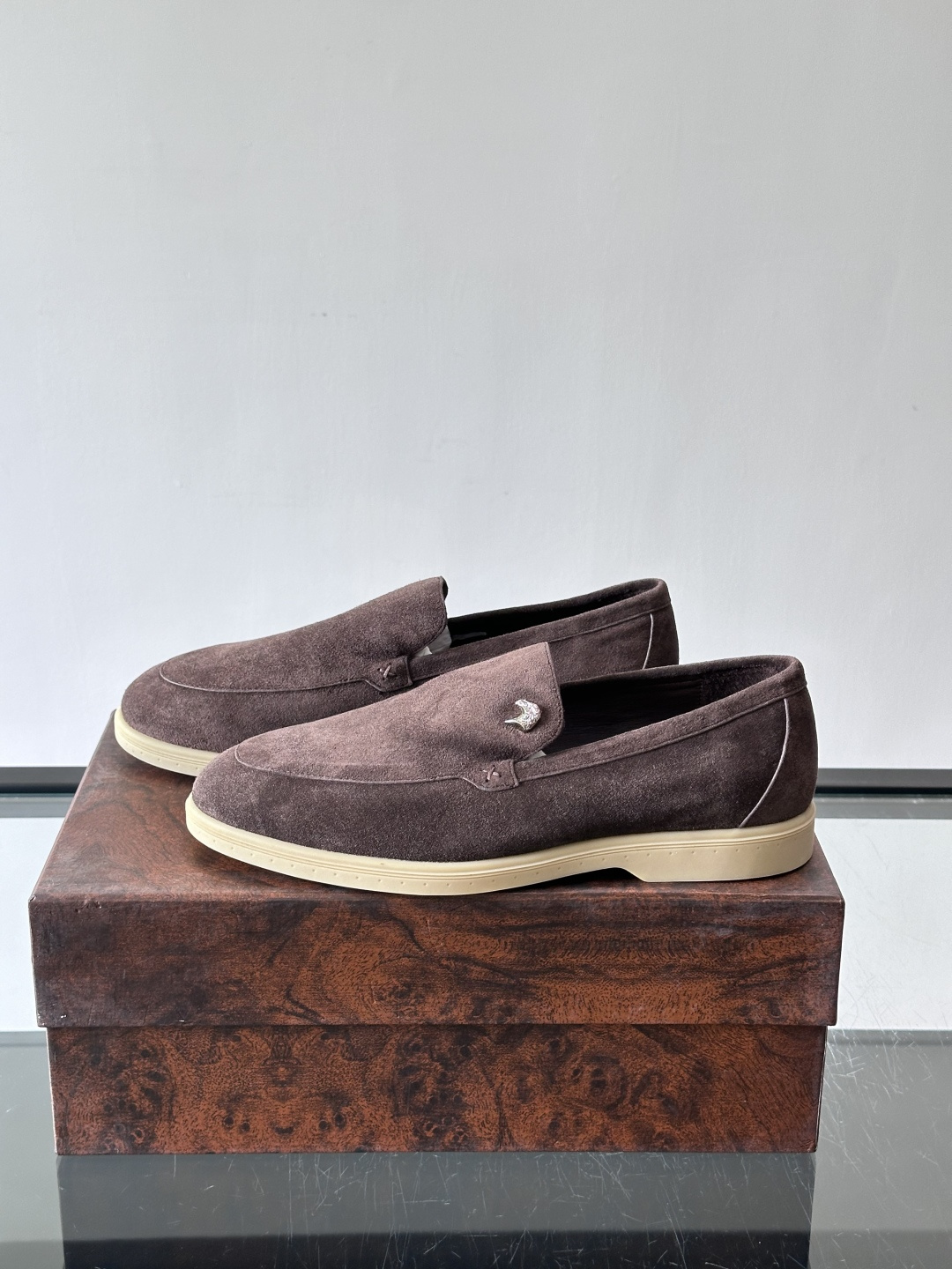 Stefano Ricci男士乐福鞋选，色调超温柔，质感细腻又高级。内里软牛皮+天然橡胶鞋底，穿着舒适不累脚，适合长时间