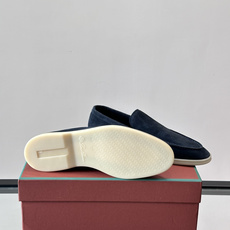 LPSummer Walk男士乐福鞋👞 乐福鞋采用绒面革鞋面,搭配橡胶鞋底,为经典之作。繁复的匠艺工序、精心考究的结构, LPSummer Walk男士乐福鞋👞 乐福鞋采用绒面革鞋面,搭配橡胶鞋底,为经典之作。繁复的匠艺工序、精心考究的结构,