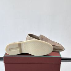 LPSummer Walk男士乐福鞋👞 乐福鞋采用绒面革鞋面,搭配橡胶鞋底,为经典之作。繁复的匠艺工序、精心考究的结构, LPSummer Walk男士乐福鞋👞 乐福鞋采用绒面革鞋面,搭配橡胶鞋底,为经典之作。繁复的匠艺工序、精心考究的结构,