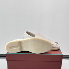 LPSummer Walk男士乐福鞋👞 乐福鞋采用绒面革鞋面,搭配橡胶鞋底,为经典之作。繁复的匠艺工序、精心考究的结构, LPSummer Walk男士乐福鞋👞 乐福鞋采用绒面革鞋面,搭配橡胶鞋底,为经典之作。繁复的匠艺工序、精心考究的结构,