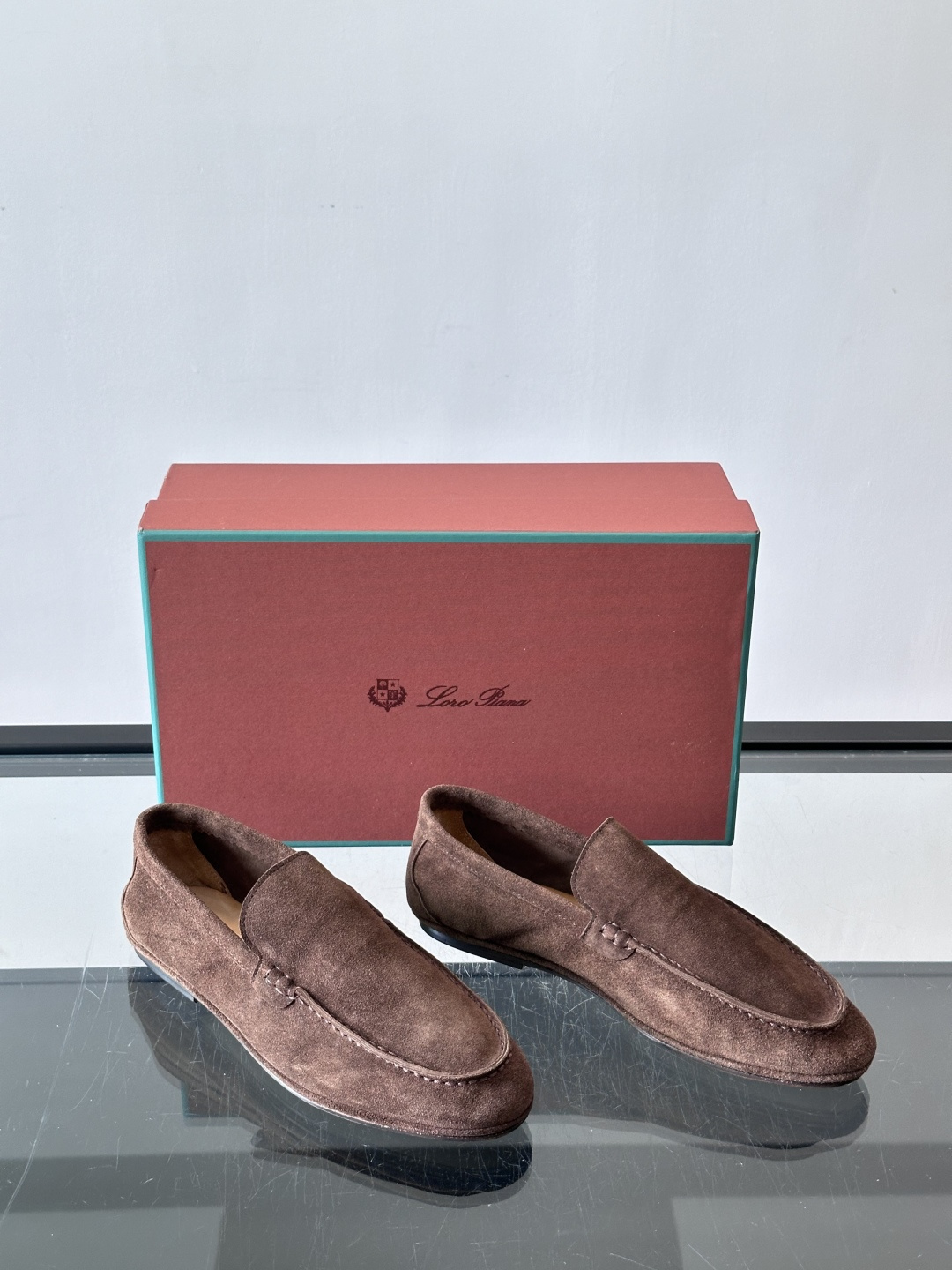 LPSummer Anton Walk 男士乐福鞋👞Summer Anton Walk乐福鞋的灵感源自品牌经典的航海鞋，