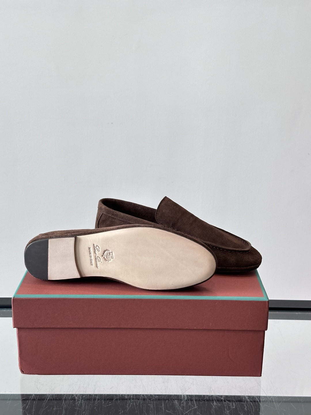 LPSummer Anton Walk 男士乐福鞋👞Summer Anton Walk乐福鞋的灵感源自品牌经典的航海鞋，
