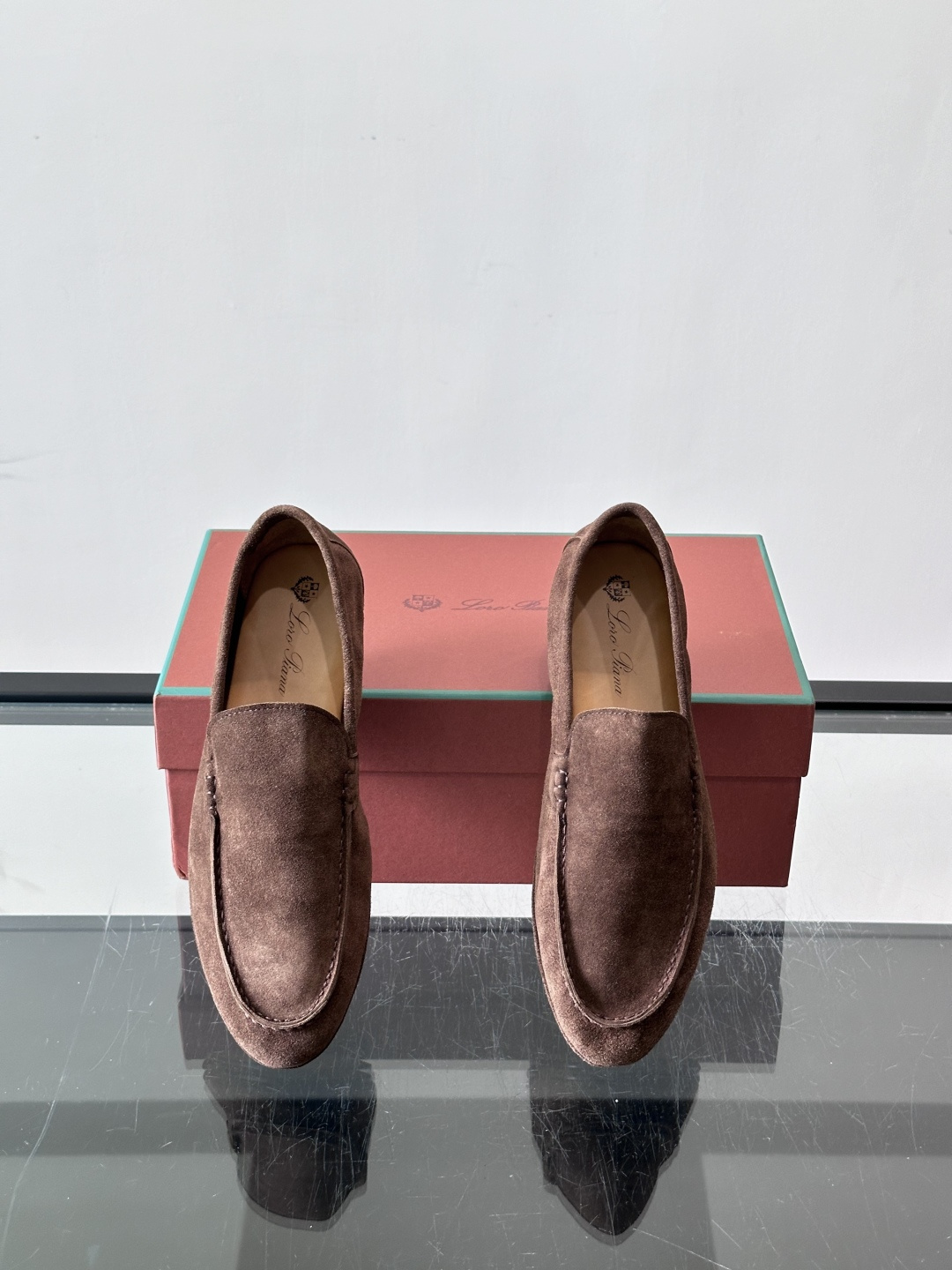 LPSummer Anton Walk 男士乐福鞋👞Summer Anton Walk乐福鞋的灵感源自品牌经典的航海鞋，