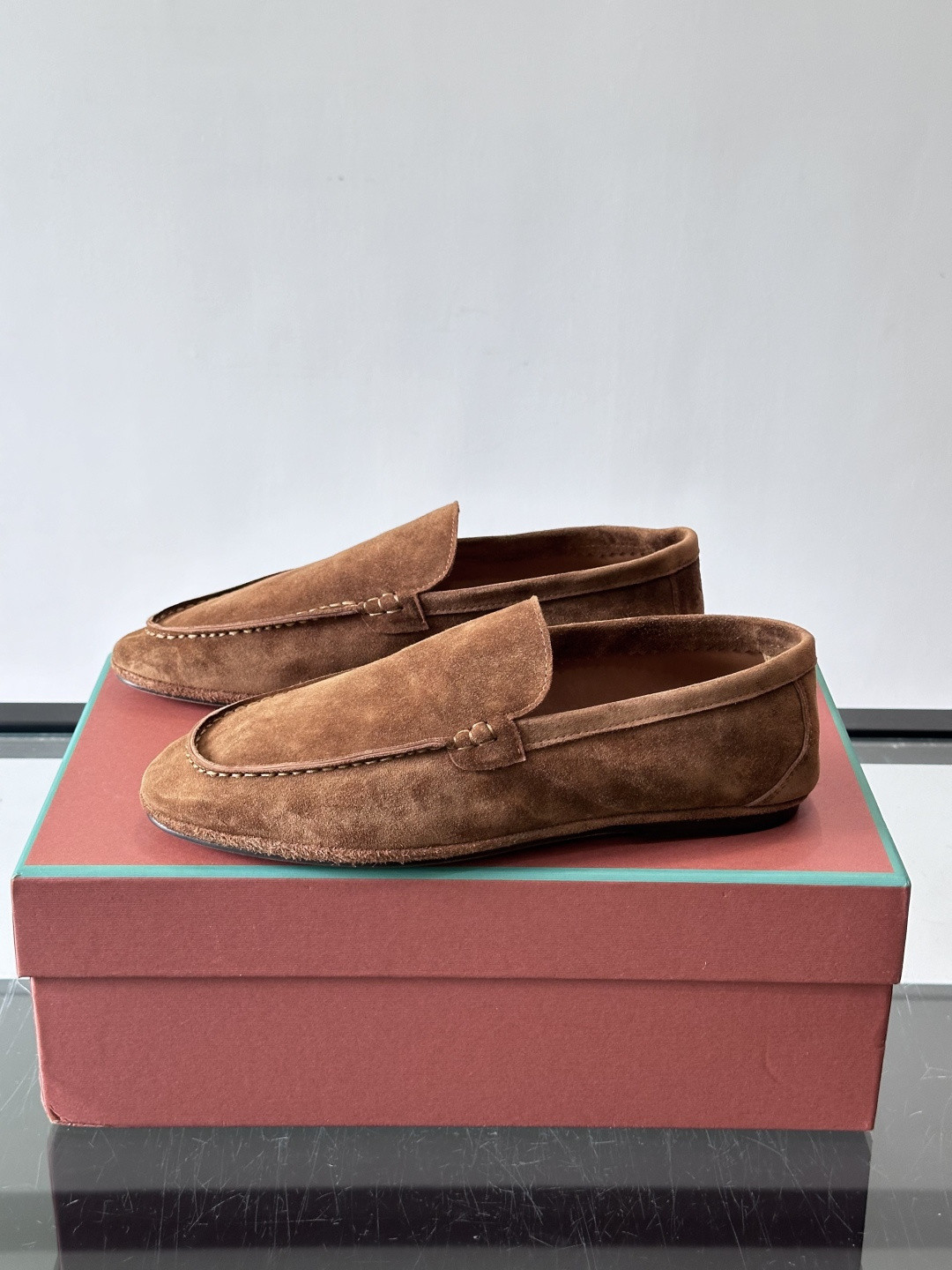 LPSummer Anton Walk 男士乐福鞋👞Summer Anton Walk乐福鞋的灵感源自品牌经典的航海鞋，
