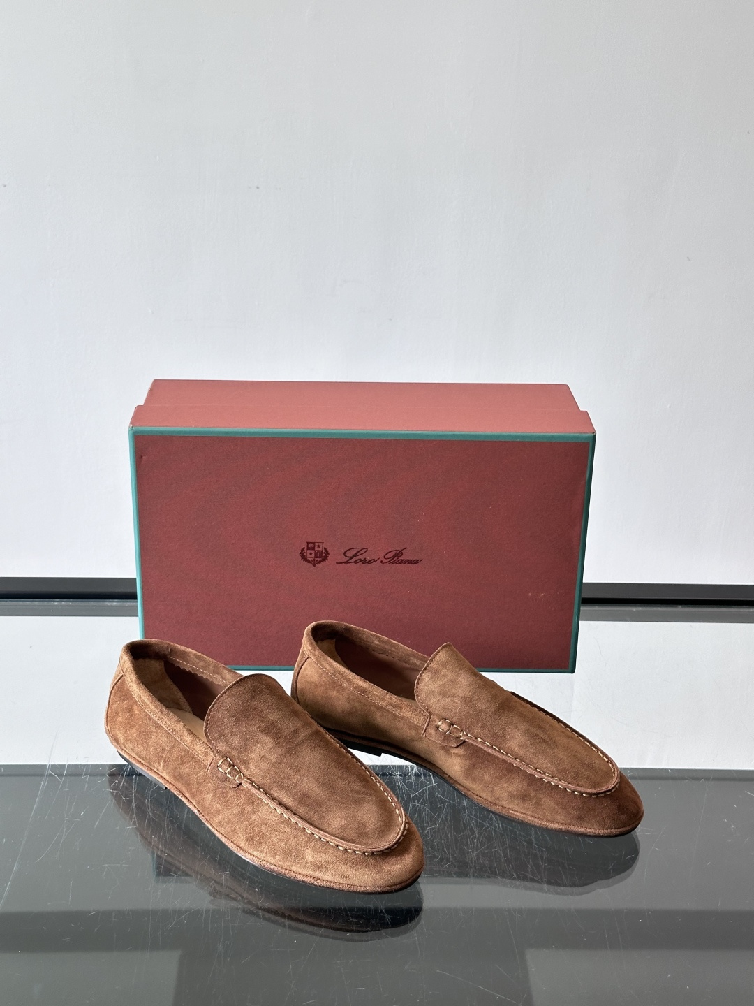 LPSummer Anton Walk 男士乐福鞋👞Summer Anton Walk乐福鞋的灵感源自品牌经典的航海鞋，