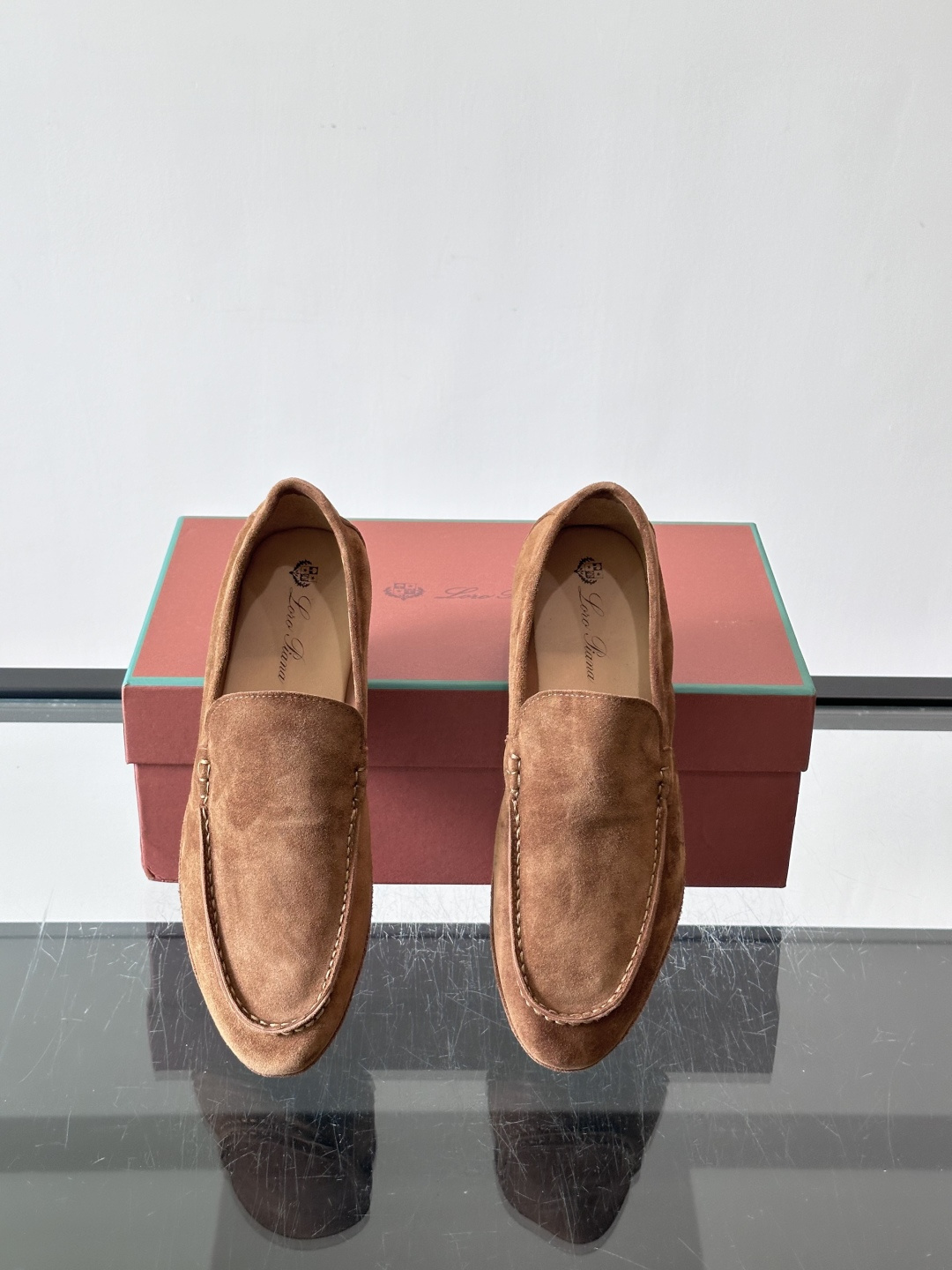 LPSummer Anton Walk 男士乐福鞋👞Summer Anton Walk乐福鞋的灵感源自品牌经典的航海鞋，