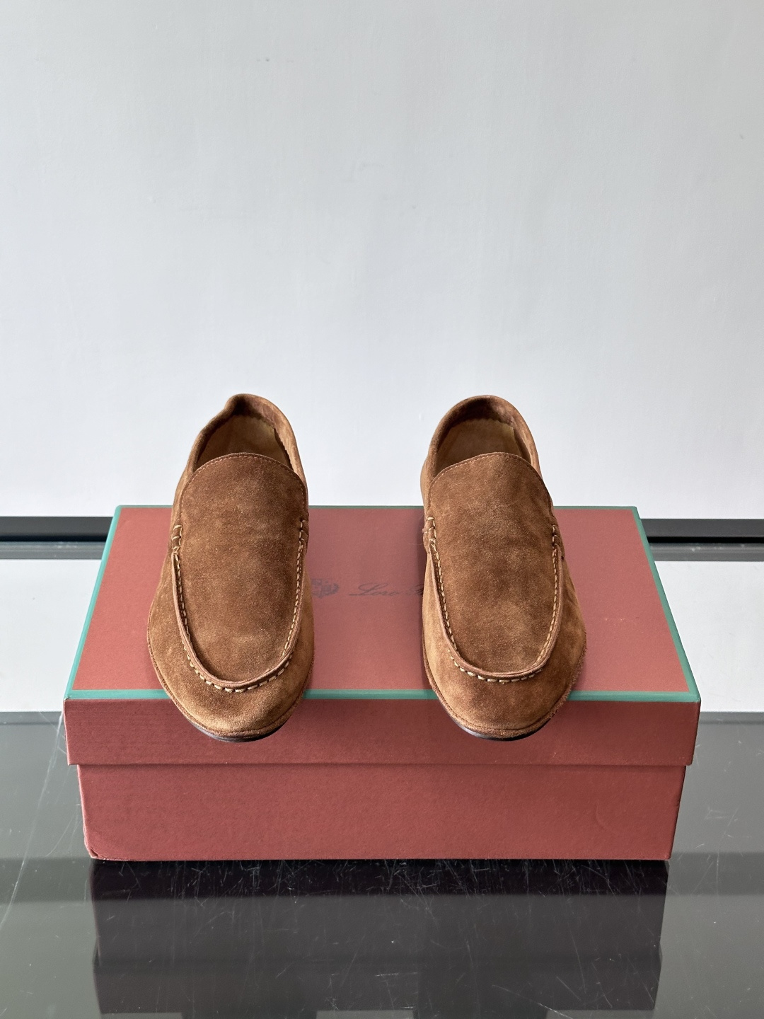 LPSummer Anton Walk 男士乐福鞋👞Summer Anton Walk乐福鞋的灵感源自品牌经典的航海鞋，