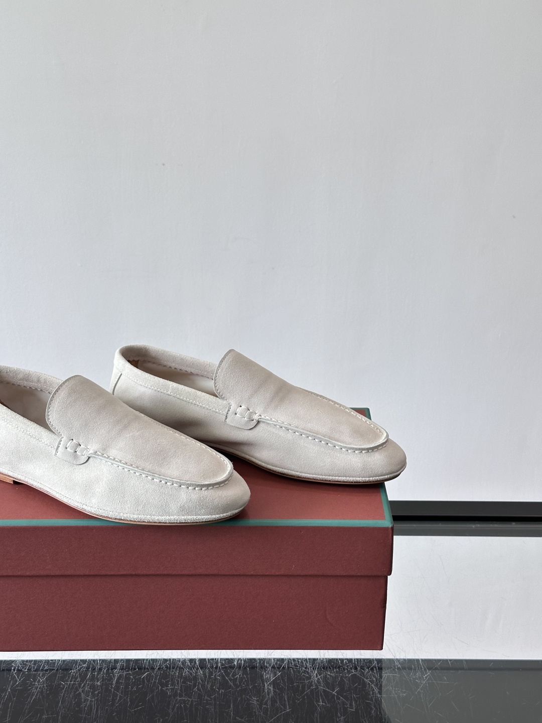 LPSummer Anton Walk 男士乐福鞋👞Summer Anton Walk乐福鞋的灵感源自品牌经典的航海鞋，