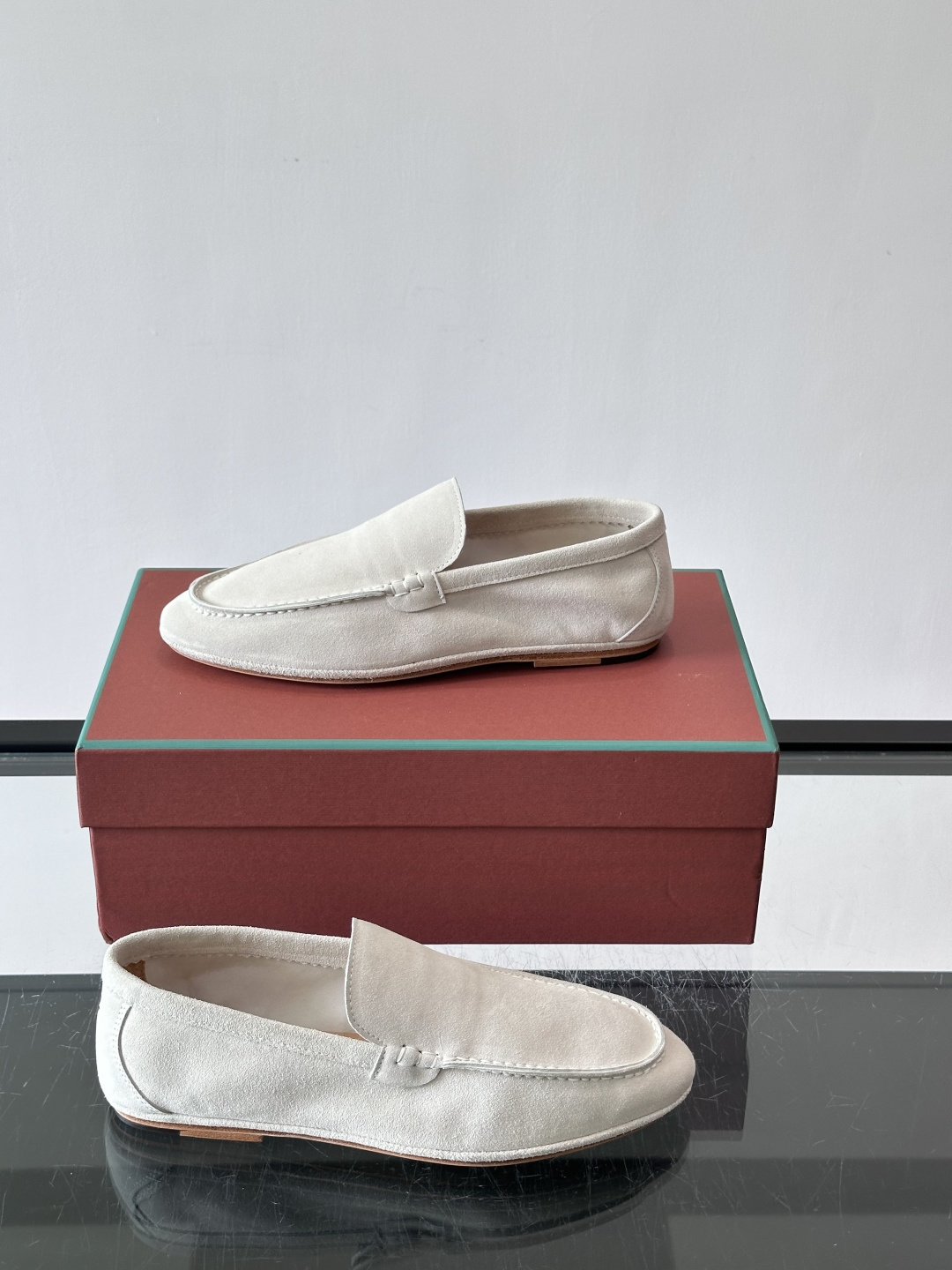 LPSummer Anton Walk 男士乐福鞋👞Summer Anton Walk乐福鞋的灵感源自品牌经典的航海鞋，