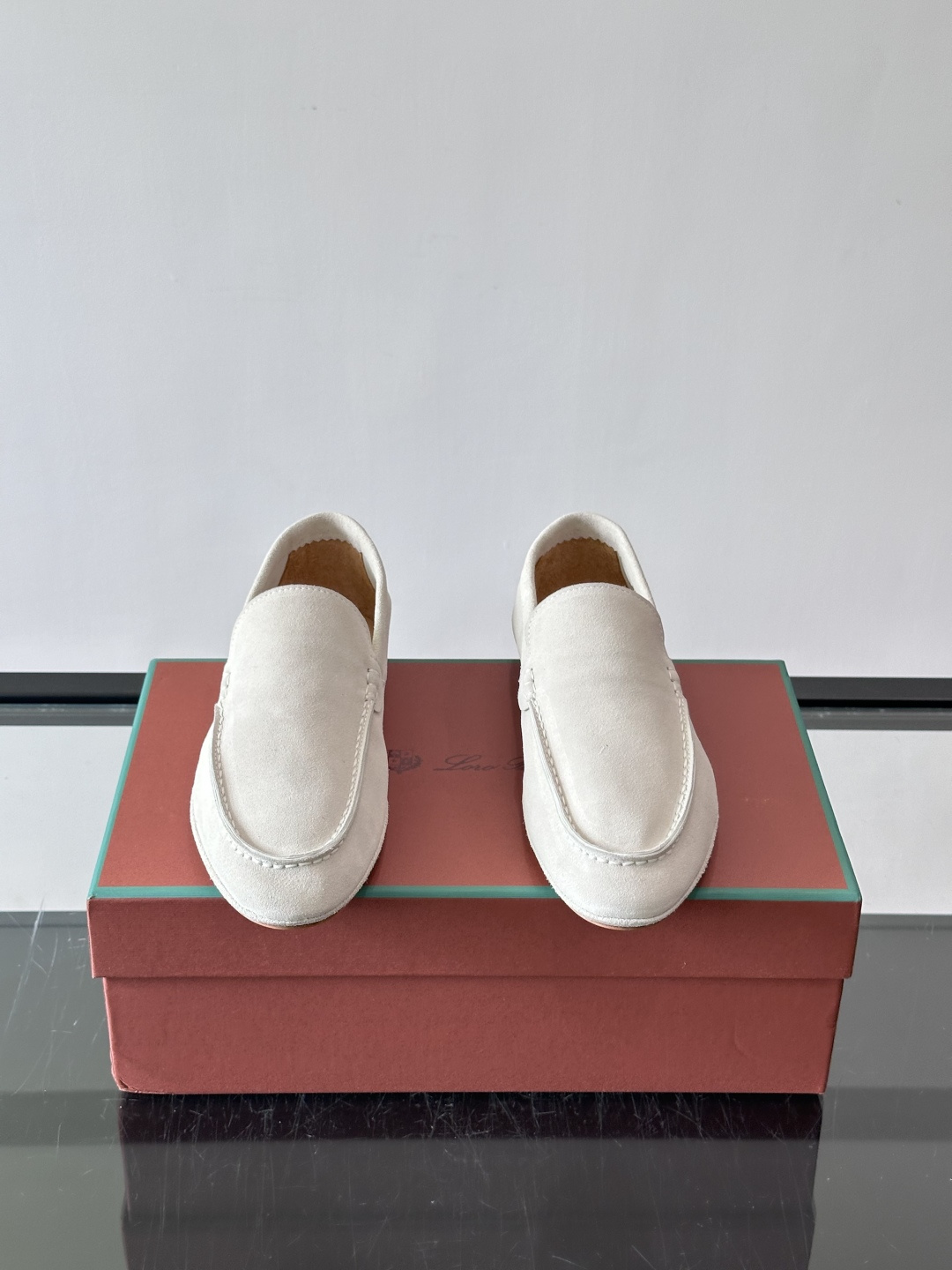 LPSummer Anton Walk 男士乐福鞋👞Summer Anton Walk乐福鞋的灵感源自品牌经典的航海鞋，
