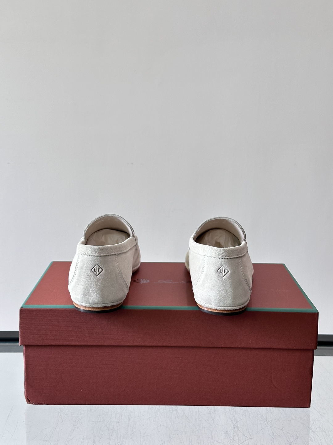 LPSummer Anton Walk 男士乐福鞋👞Summer Anton Walk乐福鞋的灵感源自品牌经典的航海鞋，