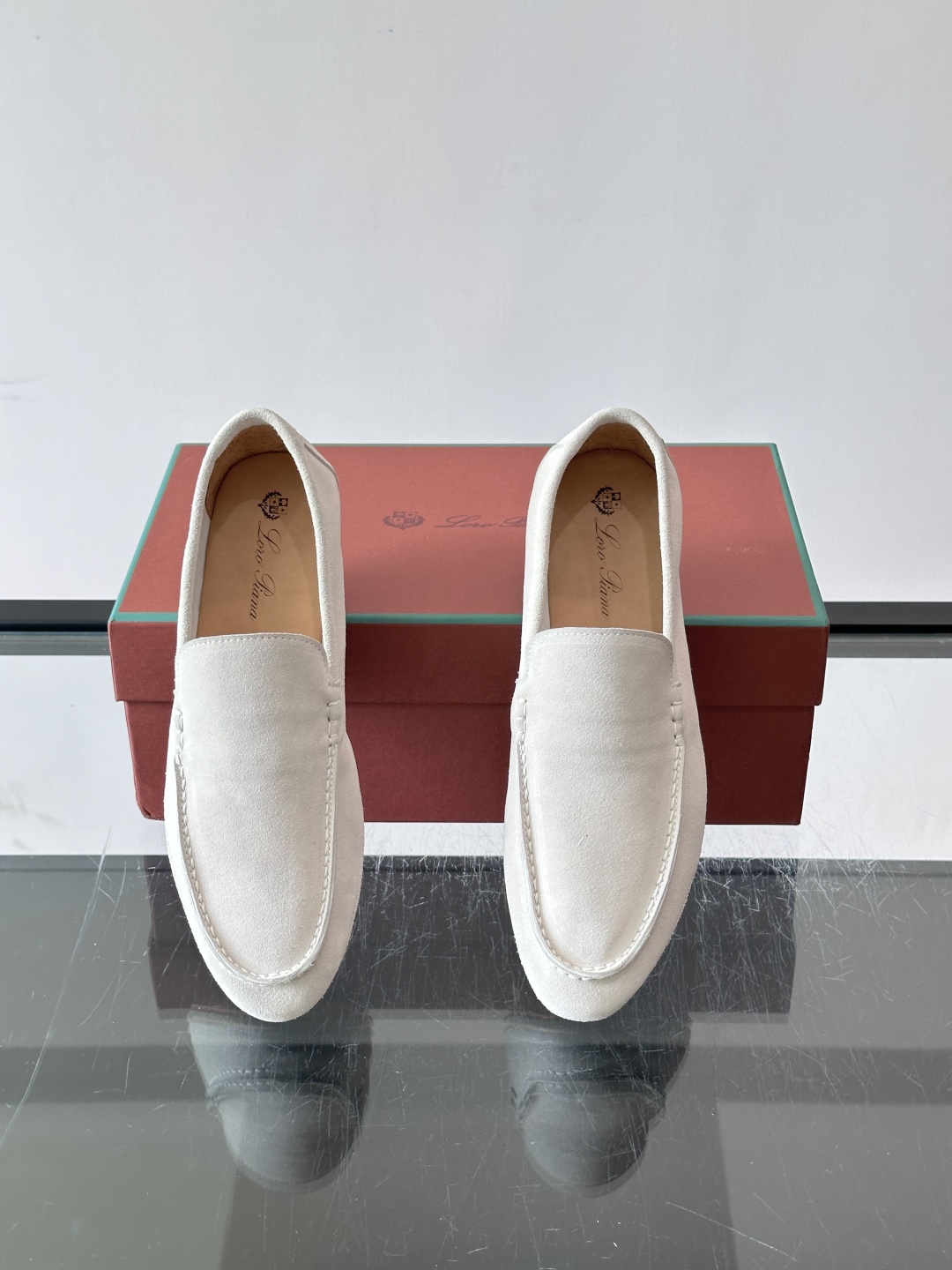 LPSummer Anton Walk 男士乐福鞋👞Summer Anton Walk乐福鞋的灵感源自品牌经典的航海鞋，