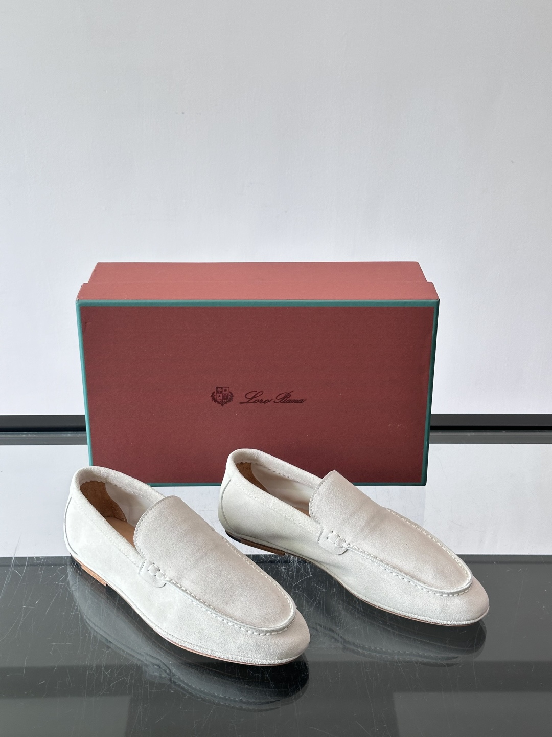 LPSummer Anton Walk 男士乐福鞋👞Summer Anton Walk乐福鞋的灵感源自品牌经典的航海鞋，