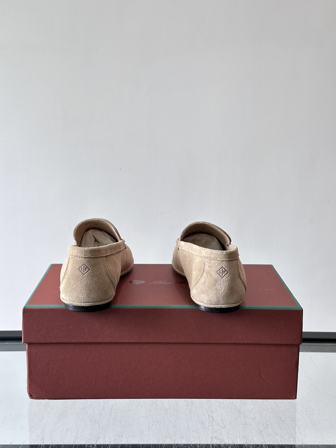 LPSummer Anton Walk 男士乐福鞋👞Summer Anton Walk乐福鞋的灵感源自品牌经典的航海鞋，