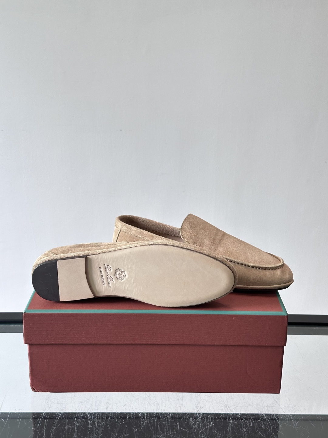 LPSummer Anton Walk 男士乐福鞋👞Summer Anton Walk乐福鞋的灵感源自品牌经典的航海鞋，