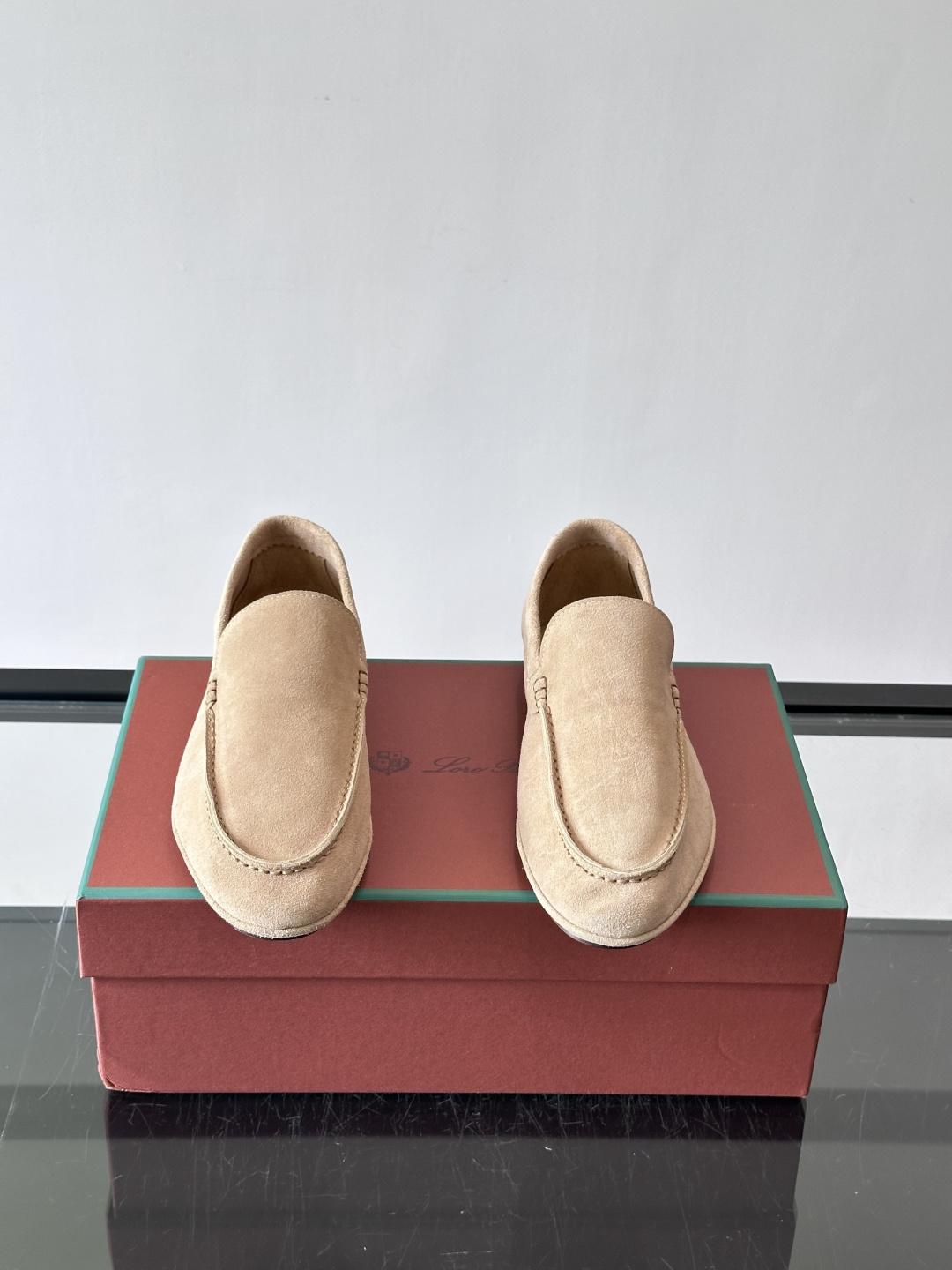 LPSummer Anton Walk 男士乐福鞋👞Summer Anton Walk乐福鞋的灵感源自品牌经典的航海鞋，
