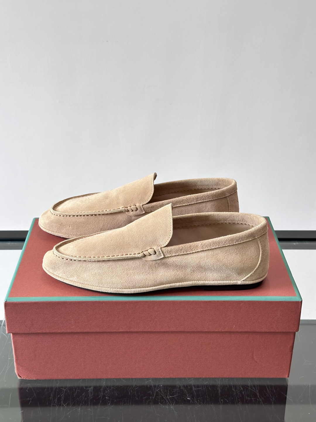 LPSummer Anton Walk 男士乐福鞋👞Summer Anton Walk乐福鞋的灵感源自品牌经典的航海鞋，