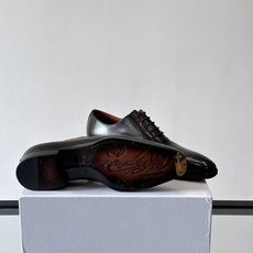 Berluti/布鲁提高端真皮大底正装皮鞋,采用进口牛皮鞋面 柔软有型,手工改色工艺,低调奢华气质,舒适透气版型,小牛皮 Berluti/布鲁提高端真皮大底正装皮鞋,采用进口牛皮鞋面 柔软有型,手工改色工艺,低调奢华气质,舒适透气版型,小牛皮