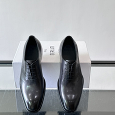Berluti/布鲁提高端真皮大底正装皮鞋,采用进口牛皮鞋面 柔软有型,手工改色工艺,低调奢华气质,舒适透气版型,小牛皮 Berluti/布鲁提高端真皮大底正装皮鞋,采用进口牛皮鞋面 柔软有型,手工改色工艺,低调奢华气质,舒适透气版型,小牛皮