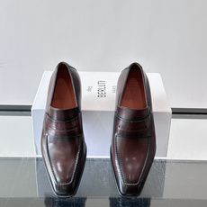 Berluti/布鲁提高端真皮大底正装皮鞋,采用进口牛皮鞋面 柔软有型,手工改色工艺,低调奢华气质,舒适透气版型,小牛皮 Berluti/布鲁提高端真皮大底正装皮鞋,采用进口牛皮鞋面 柔软有型,手工改色工艺,低调奢华气质,舒适透气版型,小牛皮