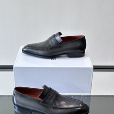 Berluti/布鲁提高端真皮大底正装皮鞋,采用进口牛皮鞋面 柔软有型,手工改色工艺,低调奢华气质,舒适透气版型,小牛皮 Berluti/布鲁提高端真皮大底正装皮鞋,采用进口牛皮鞋面 柔软有型,手工改色工艺,低调奢华气质,舒适透气版型,小牛皮