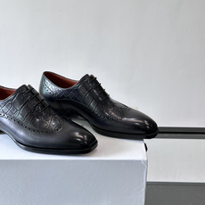 Berluti/布鲁提高端真皮大底正装皮鞋,采用进口牛皮鞋面 柔软有型,手工改色工艺,低调奢华气质,舒适透气版型,小牛皮 Berluti/布鲁提高端真皮大底正装皮鞋,采用进口牛皮鞋面 柔软有型,手工改色工艺,低调奢华气质,舒适透气版型,小牛皮