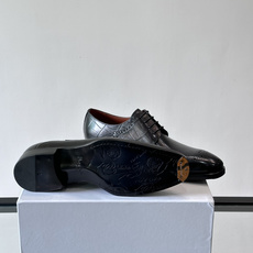 Berluti/布鲁提高端真皮大底正装皮鞋,采用进口牛皮鞋面 柔软有型,手工改色工艺,低调奢华气质,舒适透气版型,小牛皮 Berluti/布鲁提高端真皮大底正装皮鞋,采用进口牛皮鞋面 柔软有型,手工改色工艺,低调奢华气质,舒适透气版型,小牛皮