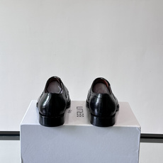 Berluti/布鲁提高端真皮大底正装皮鞋,采用进口牛皮鞋面 柔软有型,手工改色工艺,低调奢华气质,舒适透气版型,小牛皮 Berluti/布鲁提高端真皮大底正装皮鞋,采用进口牛皮鞋面 柔软有型,手工改色工艺,低调奢华气质,舒适透气版型,小牛皮