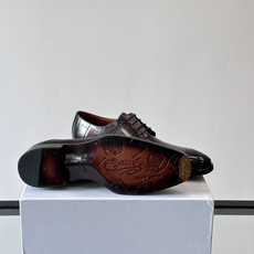 Berluti/布鲁提高端真皮大底正装皮鞋,采用进口牛皮鞋面 柔软有型,手工改色工艺,低调奢华气质,舒适透气版型,小牛皮 Berluti/布鲁提高端真皮大底正装皮鞋,采用进口牛皮鞋面 柔软有型,手工改色工艺,低调奢华气质,舒适透气版型,小牛皮