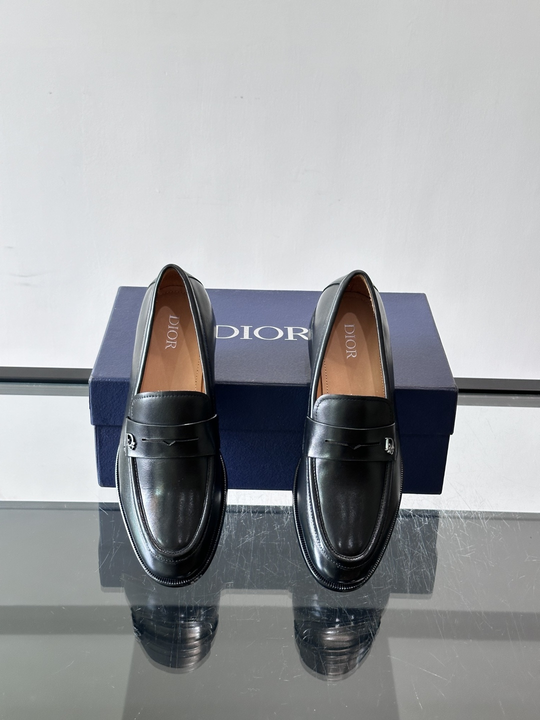 Dior D Metal Logo Leather Loafers