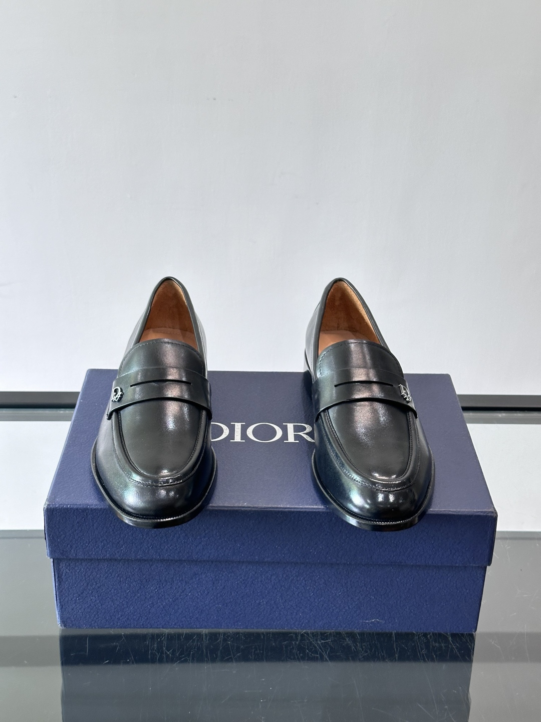 Dior D Metal Logo Leather Loafers