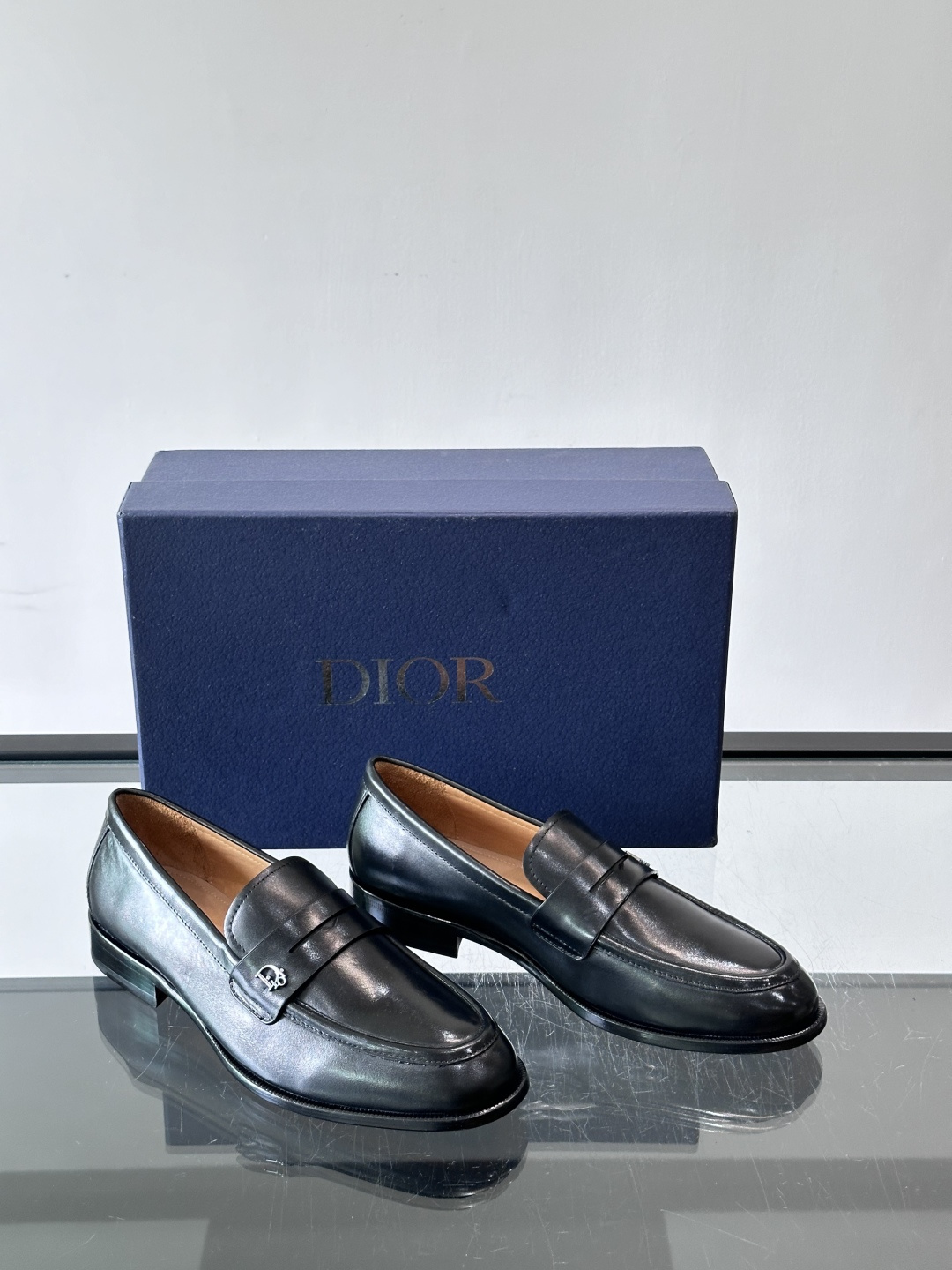 Dior D Metal Logo Leather Loafers